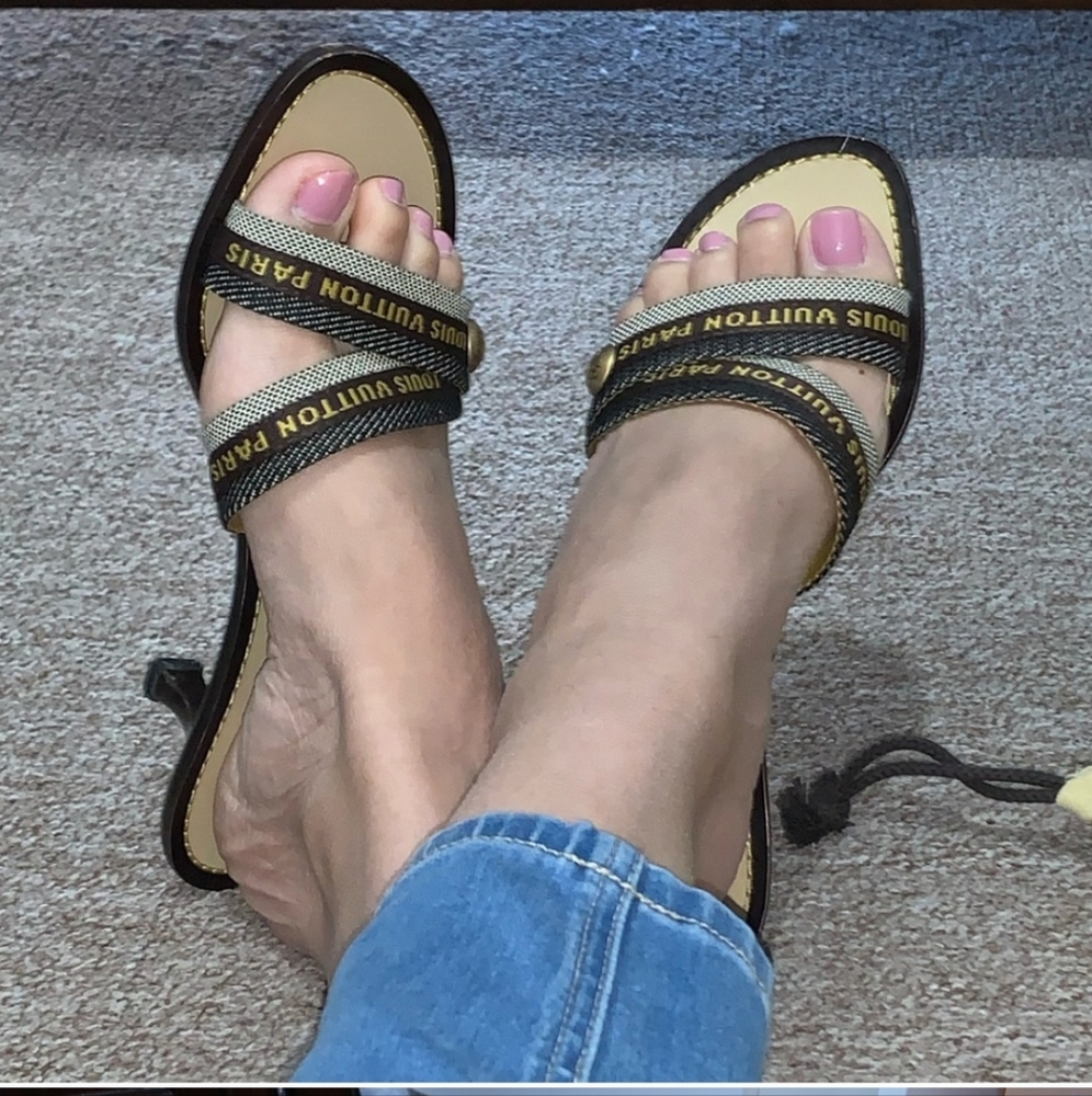 LOUIS VUITTON  SANDALS